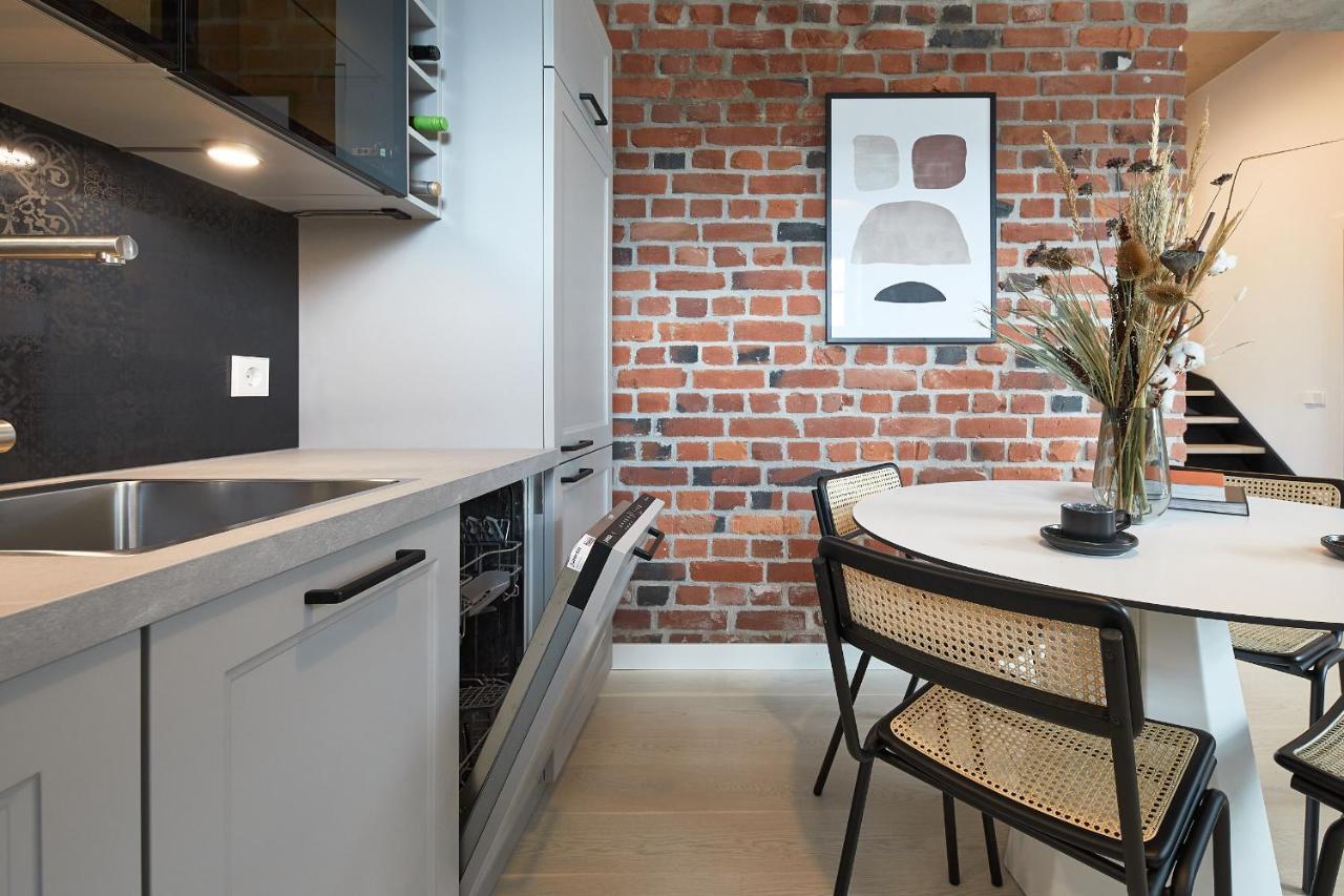 탈린 High Ceiling Loft With Its Own Backyard And A Terrace 아파트 외부 사진