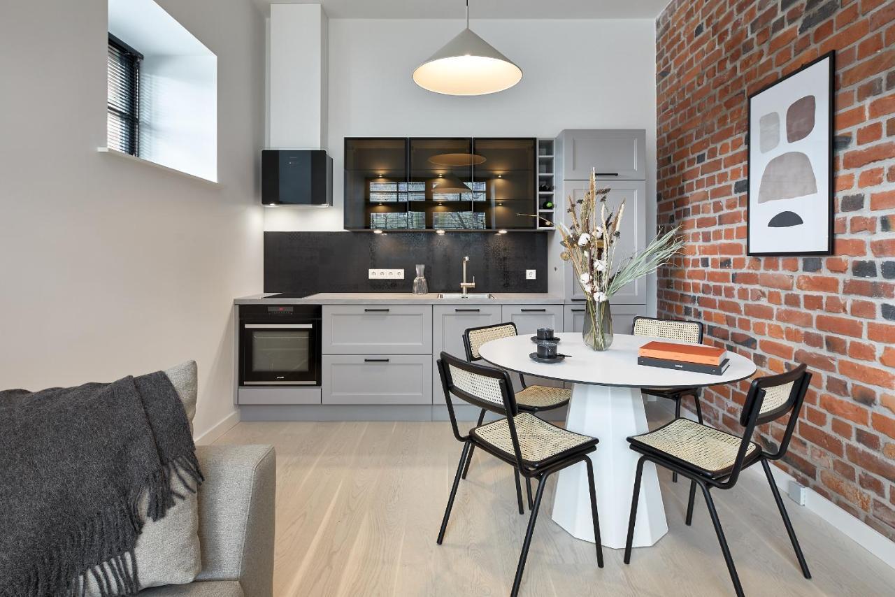 탈린 High Ceiling Loft With Its Own Backyard And A Terrace 아파트 외부 사진